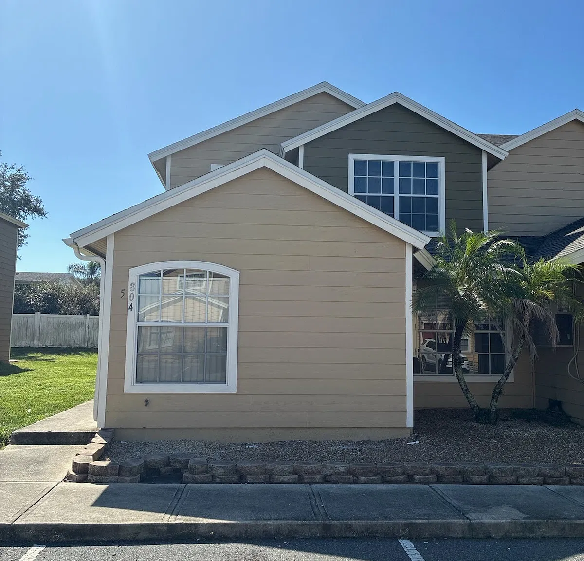 1 bed, 650 sqft, $1,200 — Photo 2