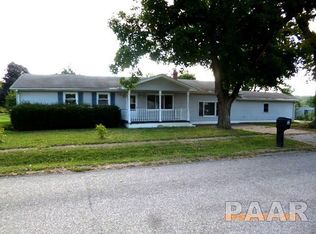 215 S Fulton St, Banner, IL 61520