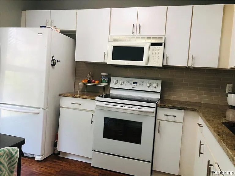 41419 Cornell Dr — Photo 16