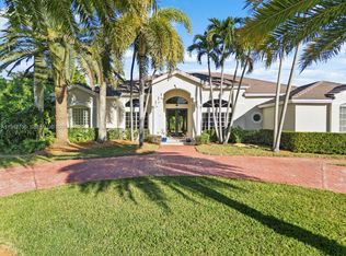 8945 SW 162nd Ter, Palmetto Bay, FL 33157