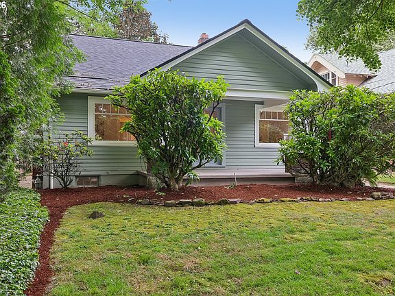 2nd image of 2423 NE 11th Ave