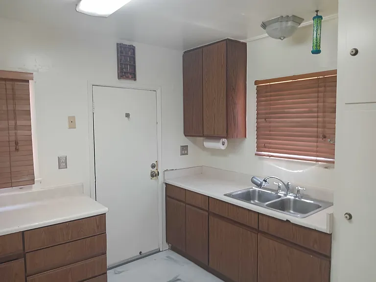 766 El Centro Ave — Photo 5