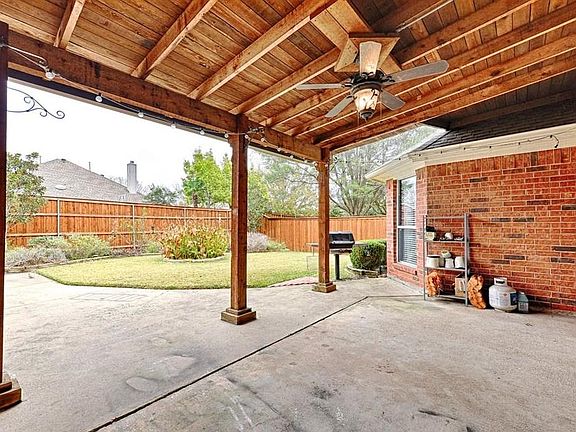 3rd image of 1208 Greenway Dr