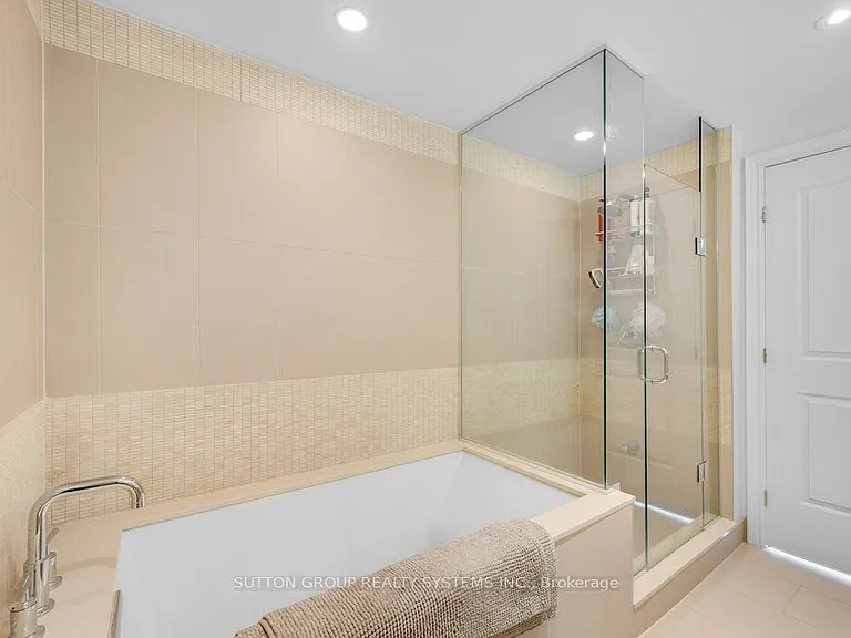 3500 Lakeshore Rd W #B814 — Photo 17