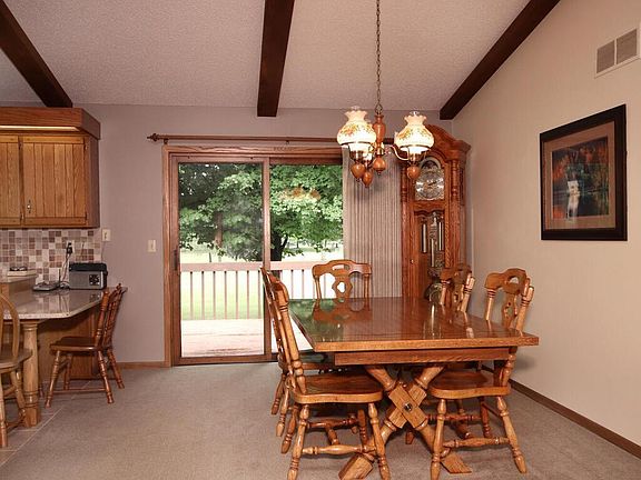 5th image of 907 Windcrest Cir SE