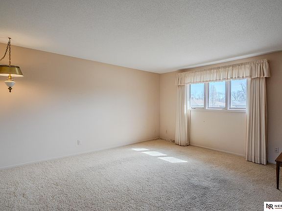4th image of 121 S William Ave