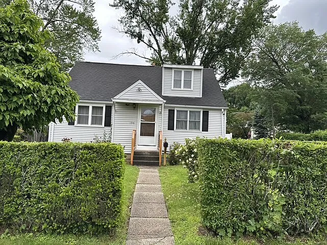 196 Market St — Photo 1