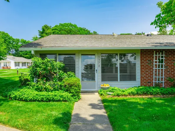 137 Eastbourne Court #A, Ridge, NY 11961