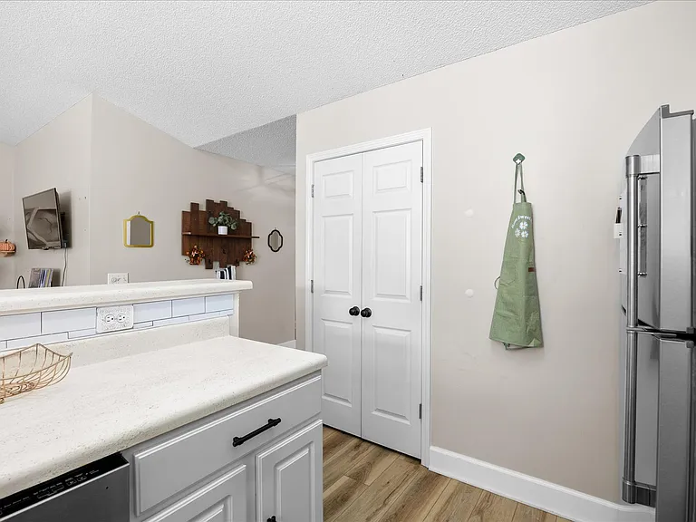 1600 Willoughby Park Ct #6 — Photo 16