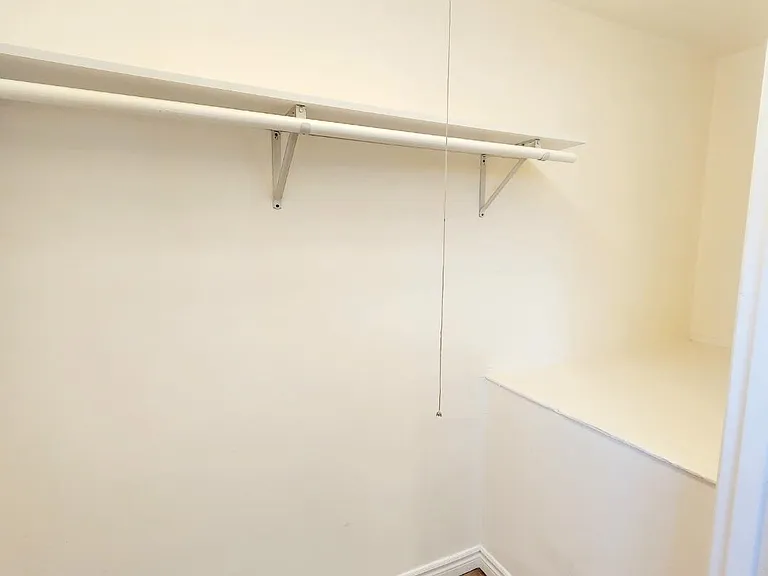 6542 S Victoria Ave — Photo 11
