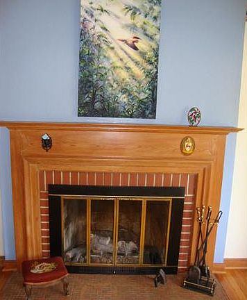 4th image of 1085 Trelane Ave
