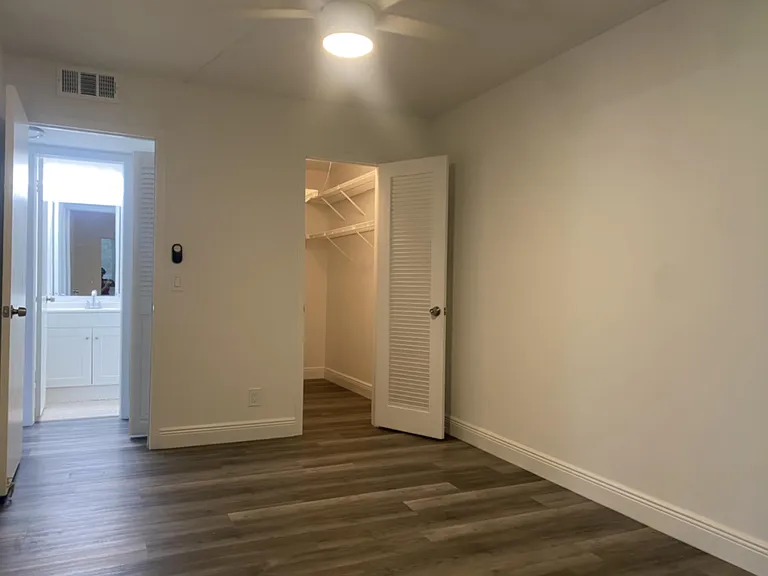 256 Mansfield Dr #G — Photo 12