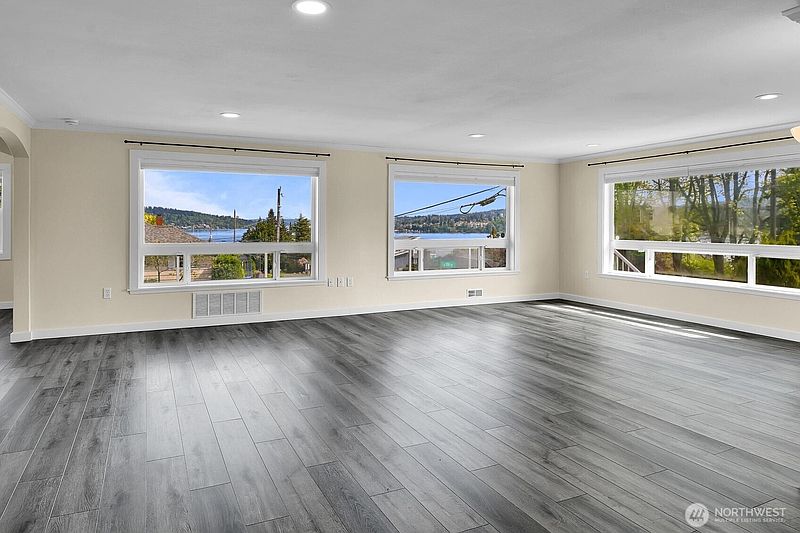 4th image of 11605 87th Avenue S