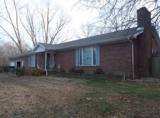 9500 Griffin Rd, Griffin, IN 47616