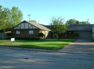 1101 W Gray St, Olney, TX 76374