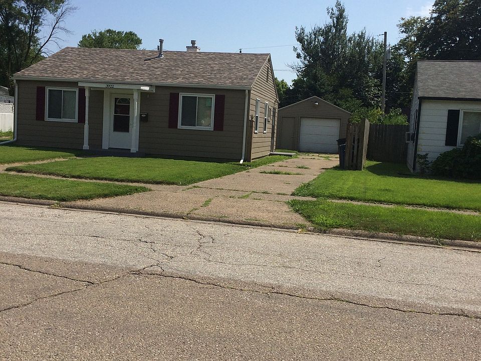 Off street parking, nice back yard, privacy fence