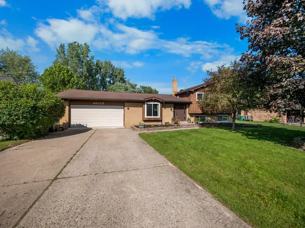 48325 Mallard Dr, Chesterfield, MI 48047