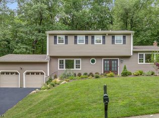 19 Friar Rd, Morris Plains, NJ 07950