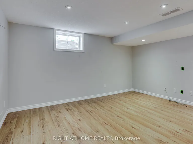 2206 Coronation Dr — Photo 28