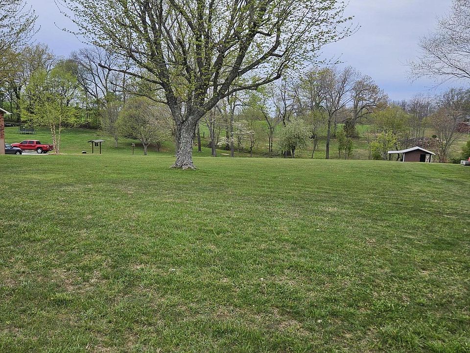 2nd image of 17 Nancy Dr