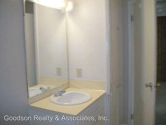 3rd image of 200 E Dixon St