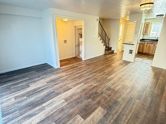 5th image of 540 W Maple St APT 25