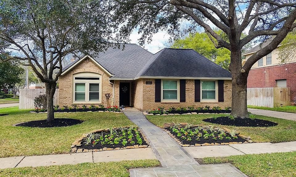 1st image of 2210 Garden Terrace Dr