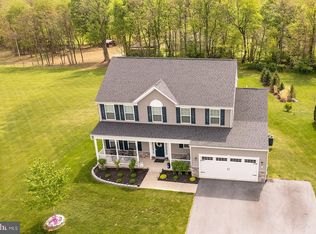 97 Portsmouth Ct, Falling Waters, WV 25419