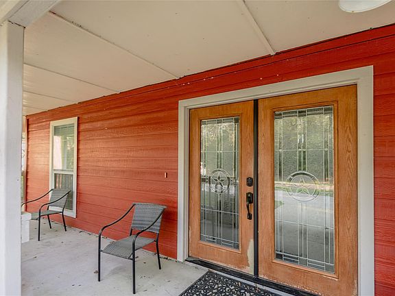 5th image of 12 Quiet Wind Ln