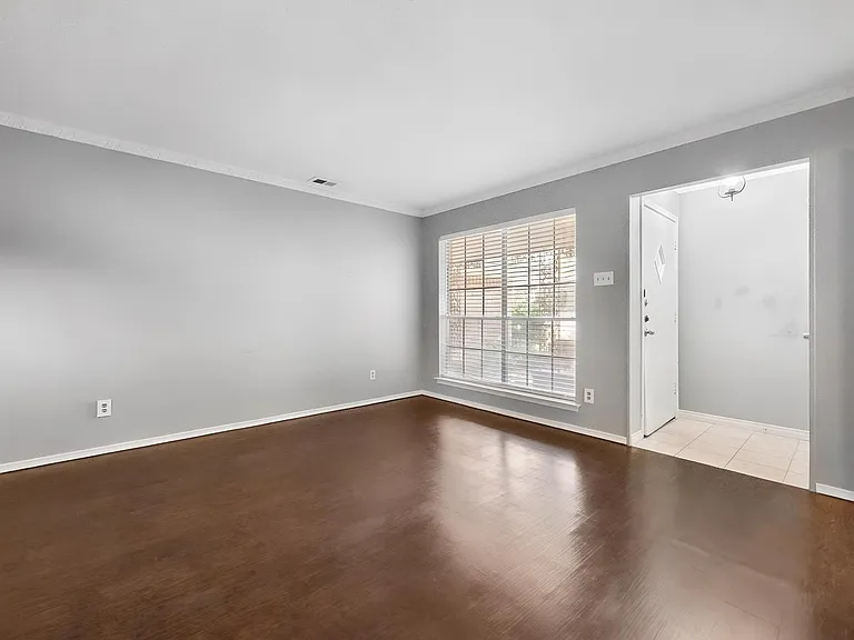 8351 Lullwater Dr — Photo 8