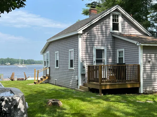 15 Wentworth Ter, Dover, NH 03820