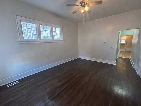2nd image of 4915 Davenport St #3