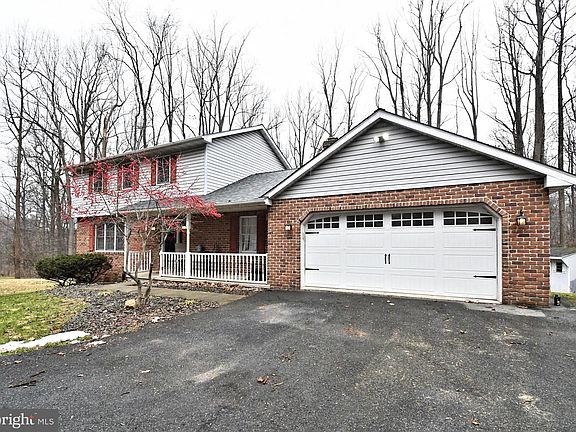 3rd image of 9 White Oak Dr