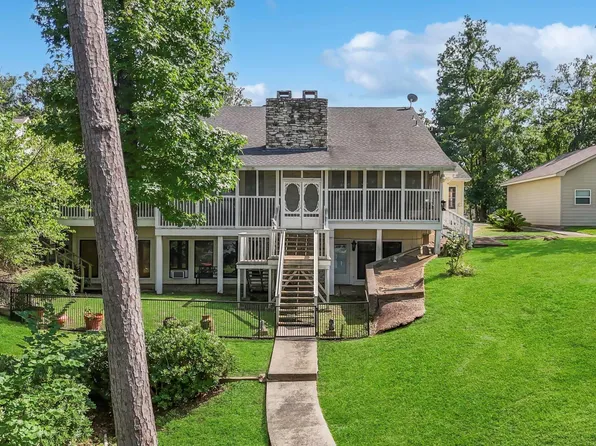 618 Palmetto Dr, Livingston, TX 77351