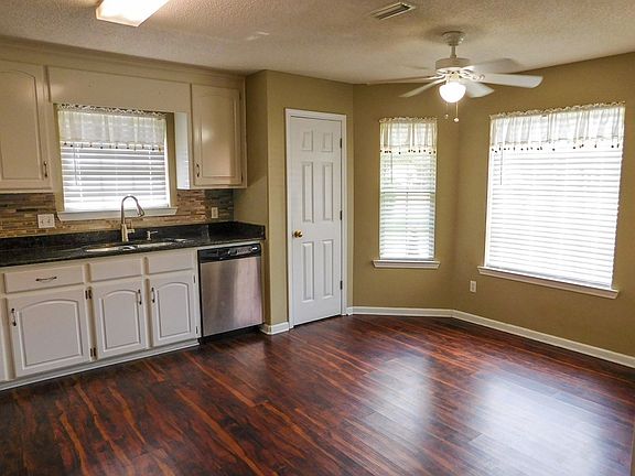 4th image of 226 Melrose Ln
