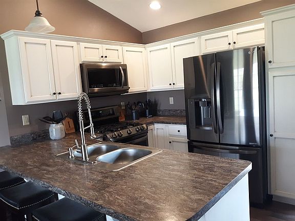 4th image of 4090 Melrose Dr