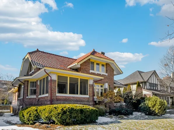 219 Linden Ave, Oak Park, IL 60302