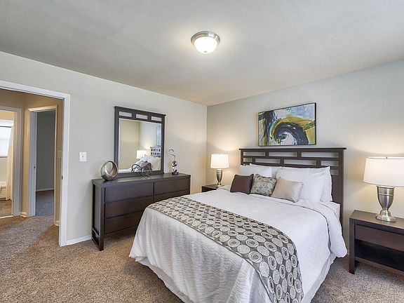 3rd image of 919 Claymont Ave #2623M