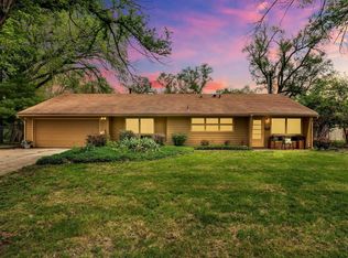 2716 SW Moundview Dr, Topeka, KS 66614