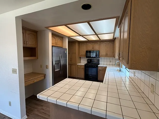 144 Jeffrey Dr — Photo 6