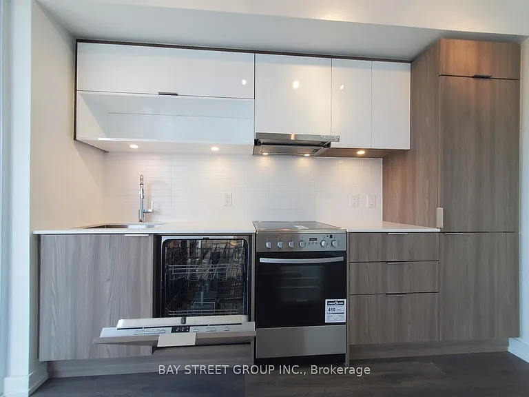 159 Wellesley St E #1309 — Photo 11