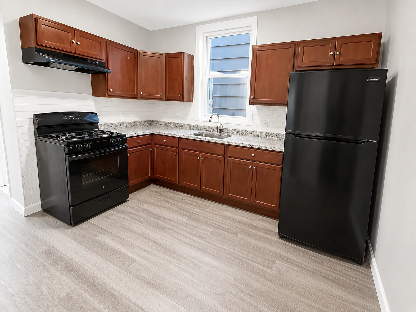 3 bed, 1.5 bath, 1200 sqft, $2,045 — Photo 1