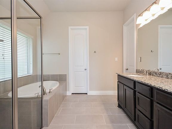 2nd image of 28511 Sycamore Falls Ln