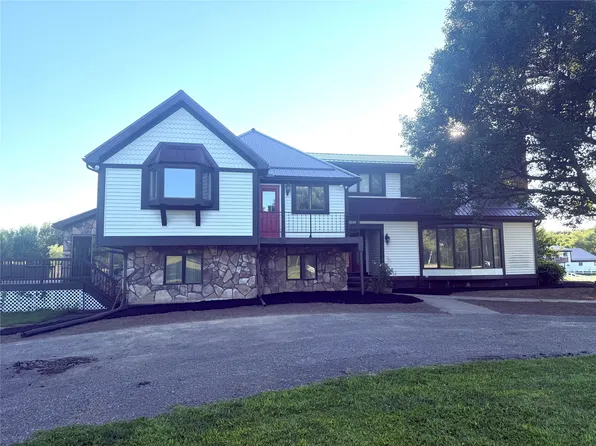 8180 Platz Rd, Fairview, PA 16415