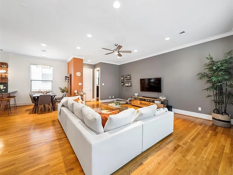 5535 Darling St — Photo 12