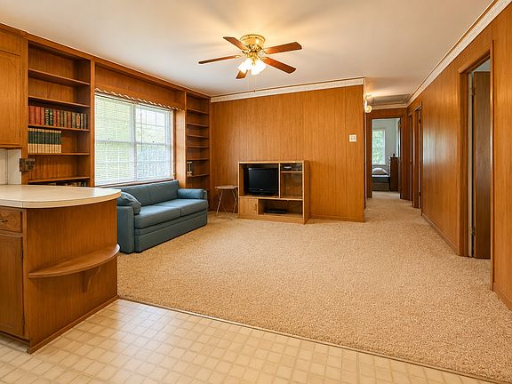 4th image of 310 SW 7th St