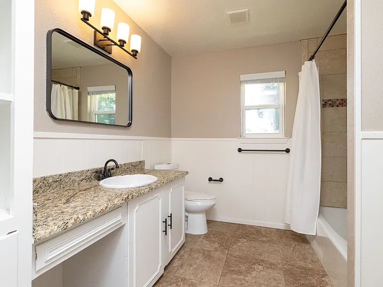 2212 Ridge Ln — Photo 10