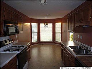 4th image of 6650 Edmonton St
