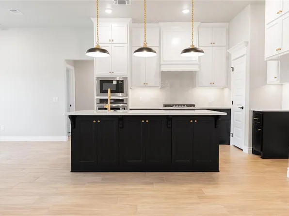 2201 NW 171st St, Edmond, OK 73012