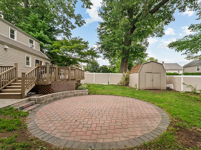53 Oneida Ave — Photo 11